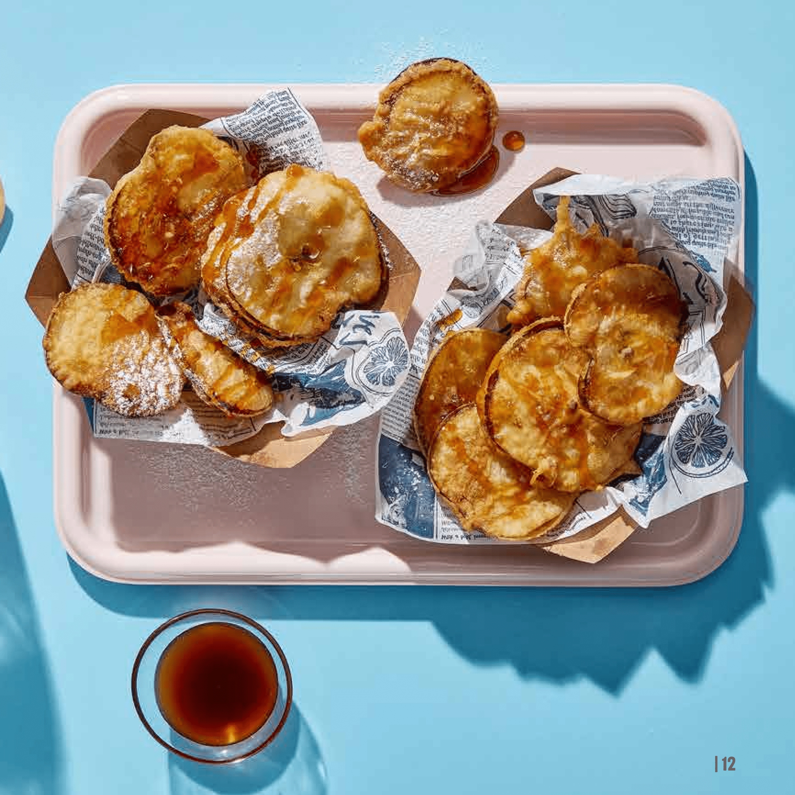 תפוחי עץ בטמפורה וקרמל מלוח